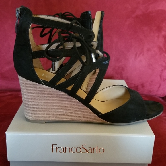 Sandals - Picture 2 of 3